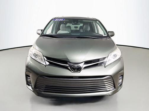 Alumina Jade Metallic 2020 Toyota Sienna XLE