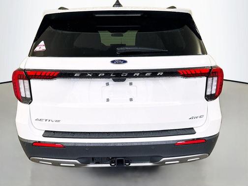 Star White 2026 Ford Explorer Active