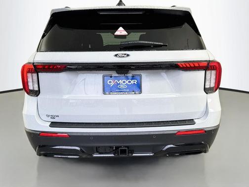 Avalanche Gray 2027 Ford Explorer ST-Line
