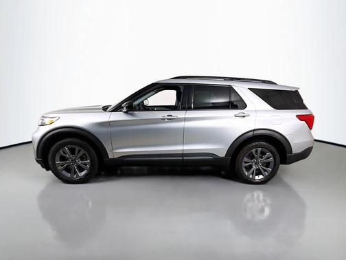 Iconic Silver Metallic 2023 Ford Explorer XLT