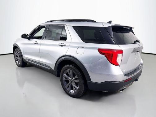 Iconic Silver Metallic 2023 Ford Explorer XLT