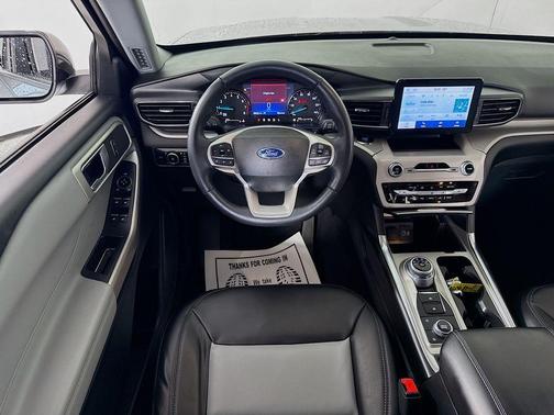 Iconic Silver Metallic 2023 Ford Explorer XLT