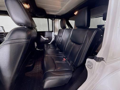 2014 Jeep Wrangler Unlimited Polar Edition