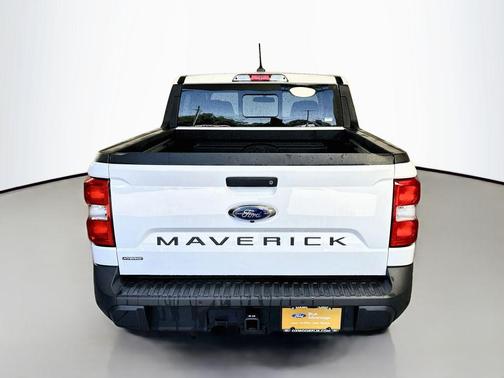 Oxford White 2024 Ford Maverick Lariat