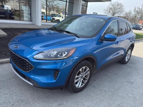 Velocity Blue Metallic 2020 Ford Escape SE