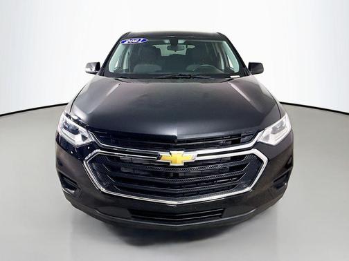 Mosaic Black Metallic 2021 Chevrolet Traverse LS