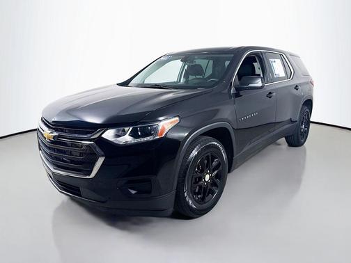 Mosaic Black Metallic 2021 Chevrolet Traverse LS