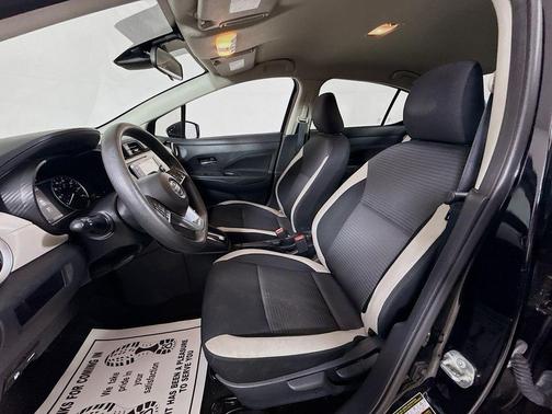 Black 2021 Nissan Versa 1.6 SV