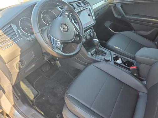 Pyrite Silver Metallic 2019 Volkswagen Tiguan 2.0T SE