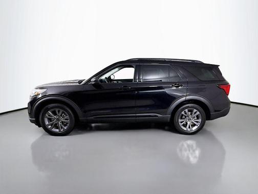 Agate Black Metallic 2026 Ford Explorer Active
