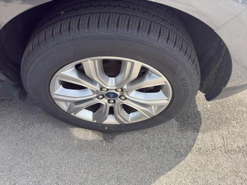 Carbonized Gray Metallic 2022 Ford Edge Titanium