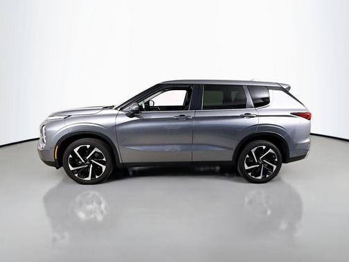 Alloy Silver Metallic 2024 Mitsubishi Outlander SE