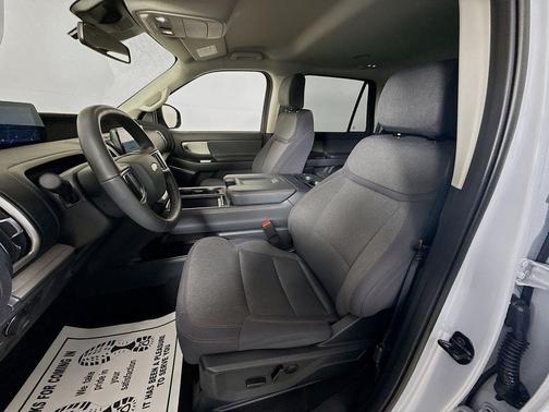 Space Silver 2025 Ford Expedition Max Active