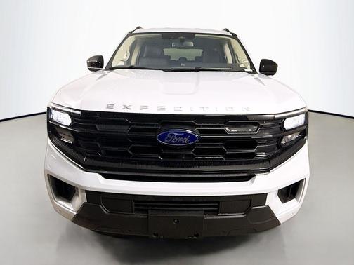 Space Silver 2025 Ford Expedition Max Active
