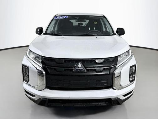 White Diamond 2025 Mitsubishi Outlander Sport LE