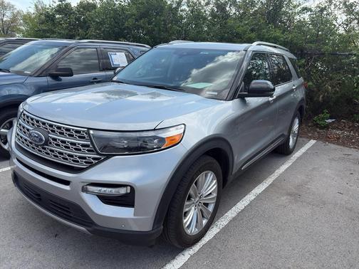 Iconic Silver Metallic 2023 Ford Explorer Limited