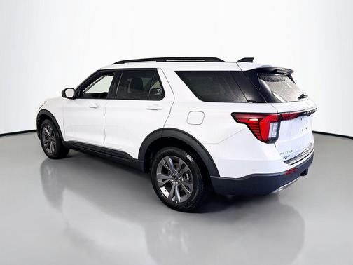 Space White Metallic 2026 Ford Explorer Active
