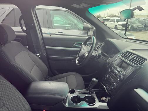 Magnetic Metallic 2017 Ford Explorer XLT