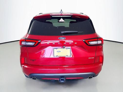 Rapid Red Metallic Tinted Clearcoat 2023 Ford Escape ST-Line Elite