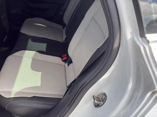 Pure White 2019 Volkswagen Jetta 1.4T R-Line