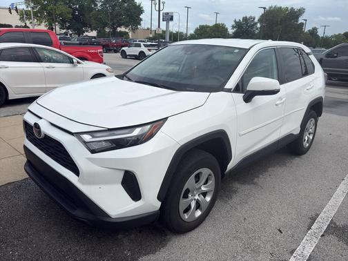 Ice 2023 Toyota RAV4 LE