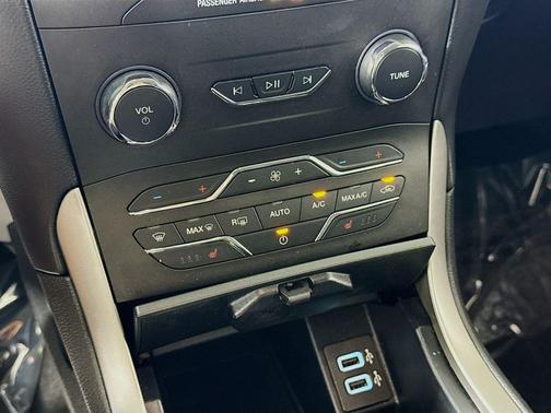 Dark Persian Green Metallic 2020 Ford Edge SEL