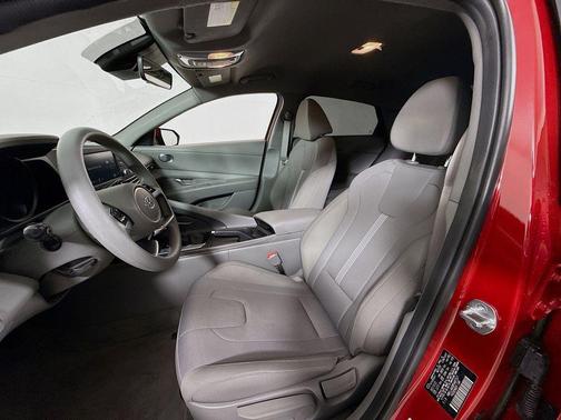 2023 Hyundai ELANTRA SE