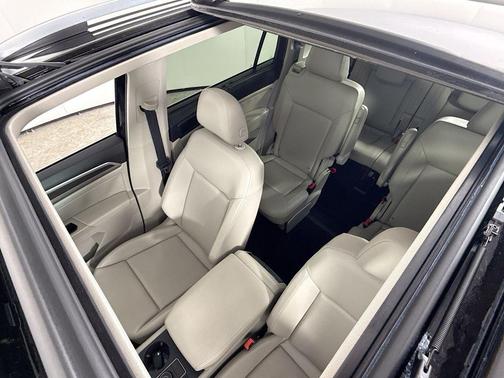 Deep Black Pearl Effect 2019 Volkswagen Atlas 3.6L SE w/Technology