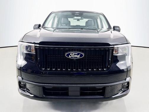 Shadow Black 2026 Ford Maverick Lobo Standard