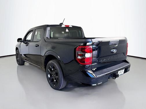 Shadow Black 2026 Ford Maverick Lobo Standard