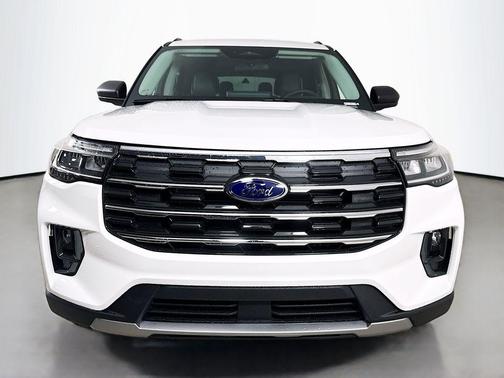 Star White 2026 Ford Explorer Active