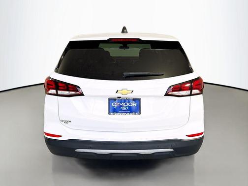 Summit White 2022 Chevrolet Equinox 2LT