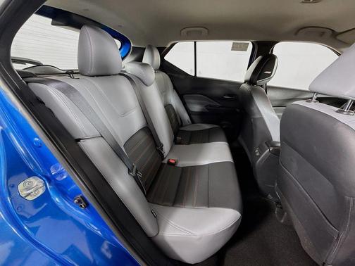 2021 Nissan Kicks SR