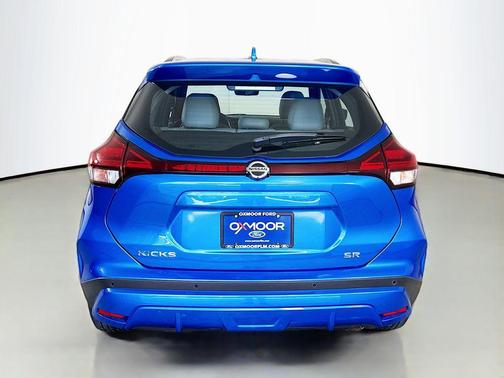 2021 Nissan Kicks SR