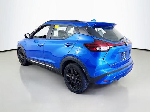 2021 Nissan Kicks SR