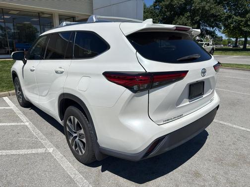 Blizzard Pearl 2020 Toyota Highlander XLE