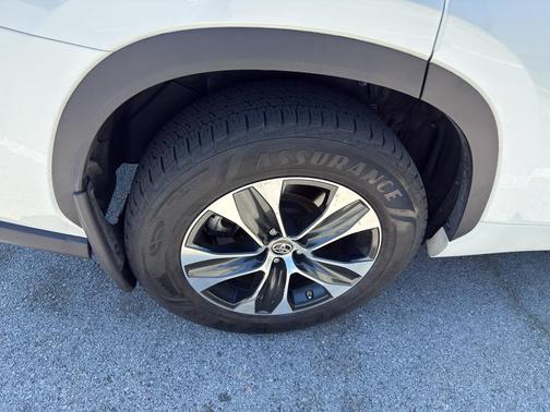 Blizzard Pearl 2020 Toyota Highlander XLE
