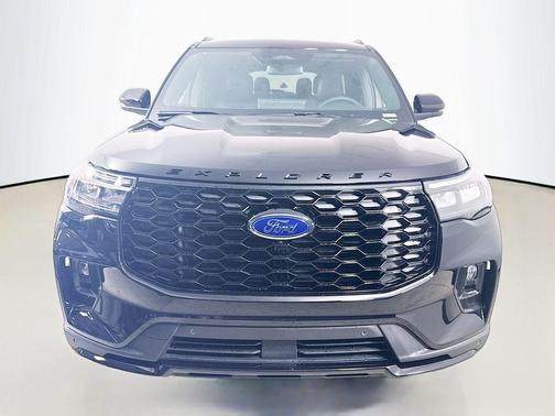 Agate Black Metallic 2026 Ford Explorer ST-Line