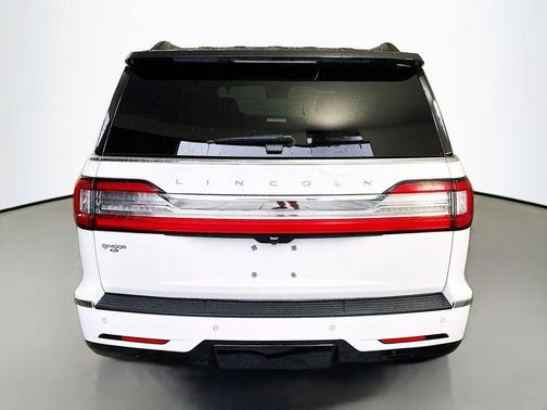 Pristine White 2021 Lincoln Navigator Reserve