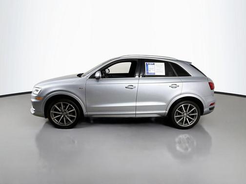 Florett Silver Metallic 2018 Audi Q3 2.0T Premium Plus