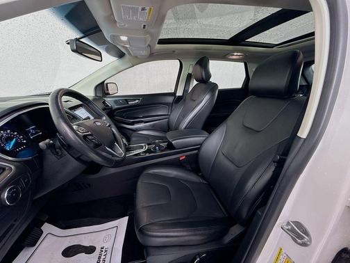 White Platinum Tri-Coat Metallic 2017 Ford Edge Titanium