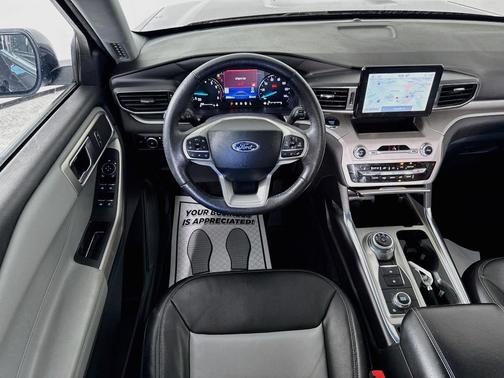 Agate Black Metallic 2023 Ford Explorer XLT