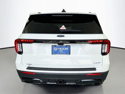 Star White 2026 Ford Explorer ST-Line