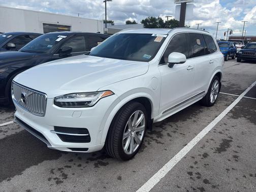Crystal White Pearl Metallic 2017 Volvo XC90 Hybrid T8 Inscription