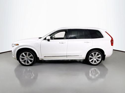 Crystal White Pearl Metallic 2017 Volvo XC90 Hybrid T8 Inscription
