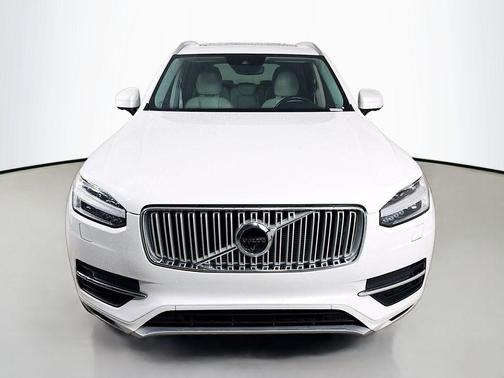 Crystal White Pearl Metallic 2017 Volvo XC90 Hybrid T8 Inscription