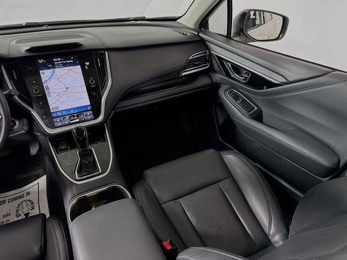 Crystal White Pearl 2020 Subaru Outback Limited XT