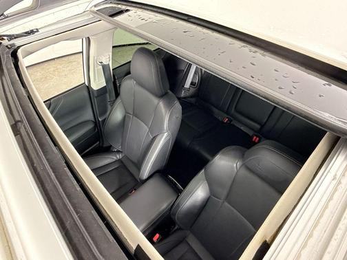 Crystal White Pearl 2020 Subaru Outback Limited XT