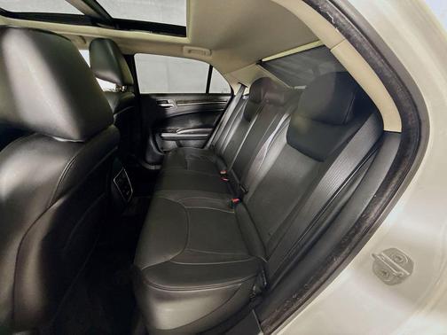 Bright White Clearcoat 2016 Chrysler 300C Base