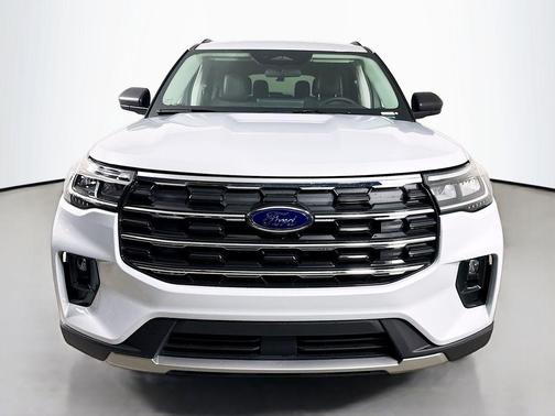 Space White Metallic 2026 Ford Explorer Active